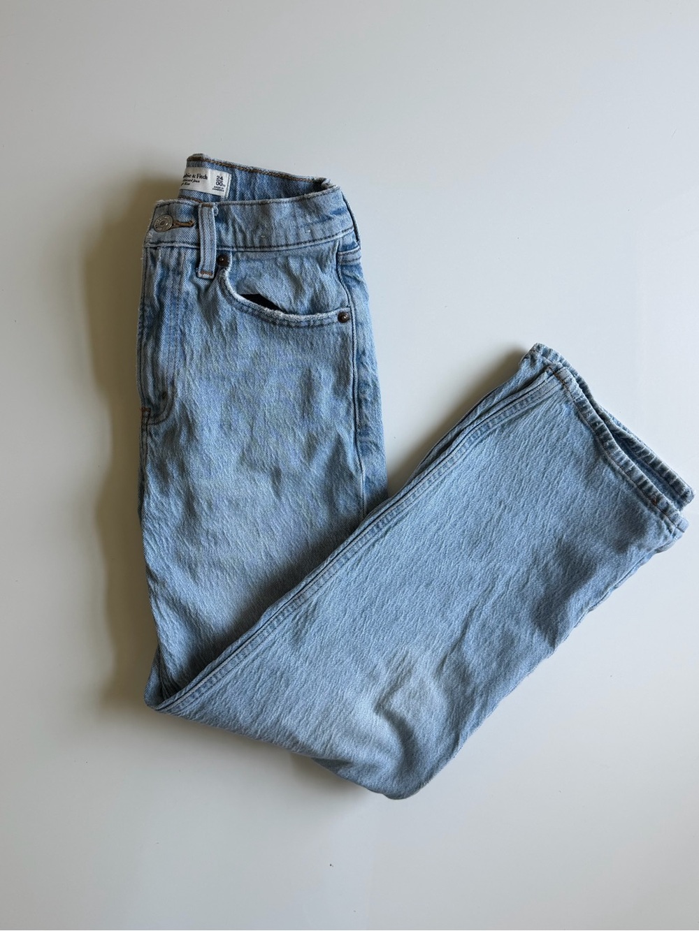 Abercrombie and Fitch The 90's Relaxed Jeans High Rise - Size 24 XS (00)